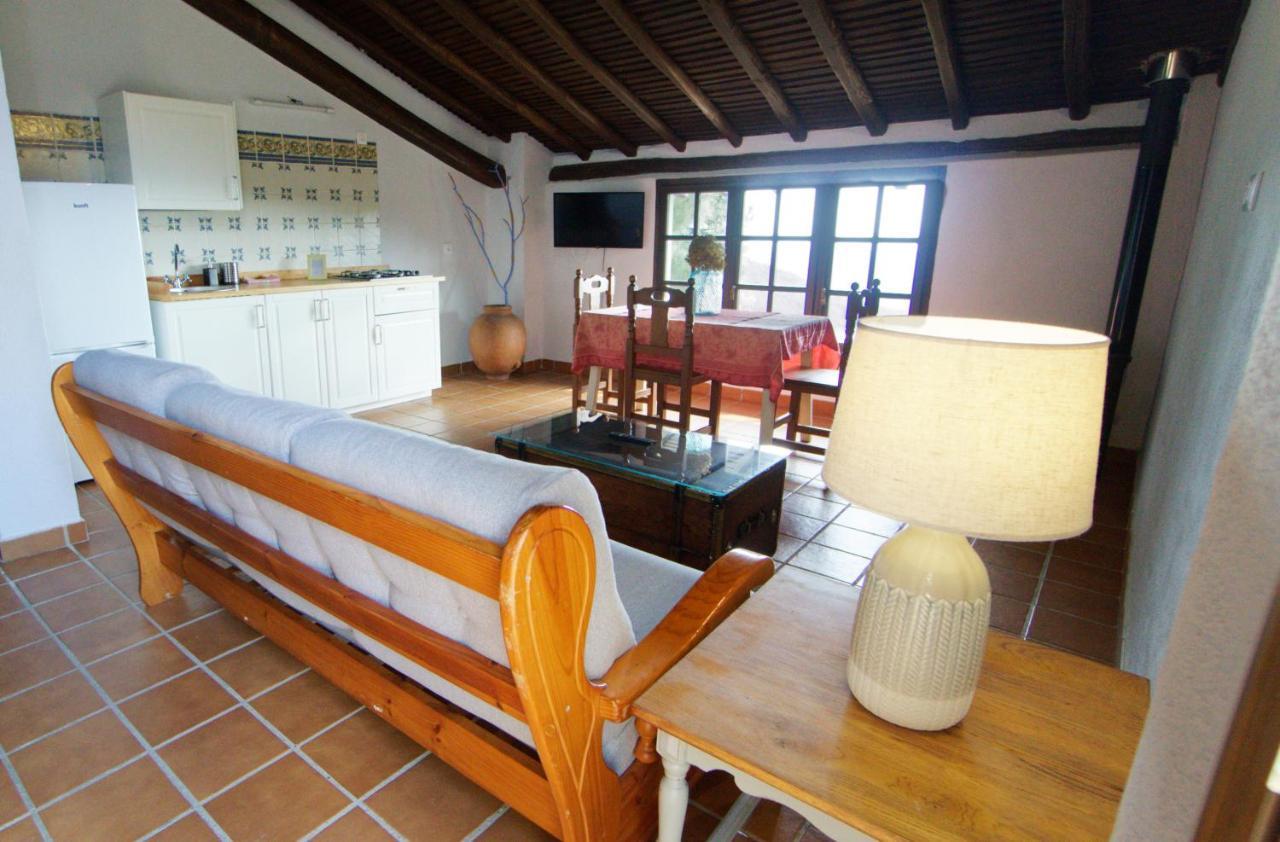 Casas Arbillas Arenas de San Pedro Luaran gambar