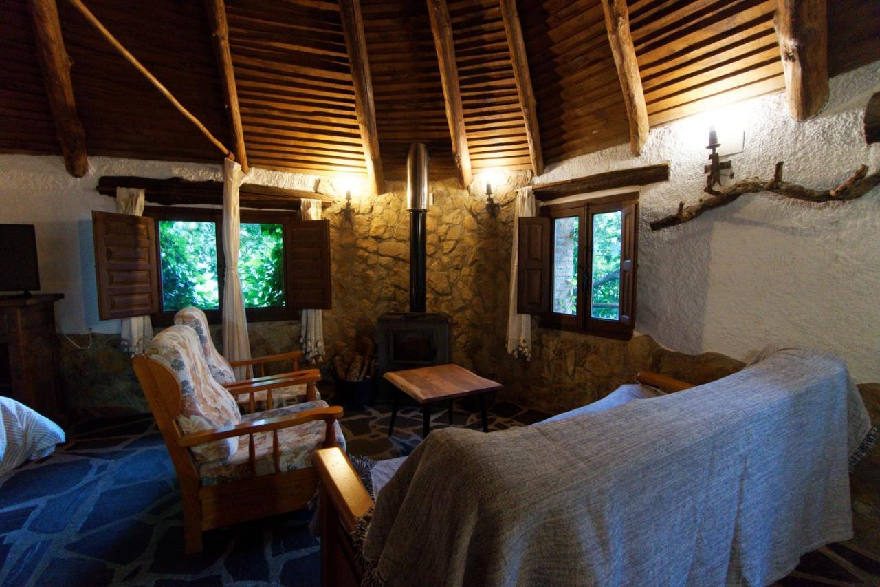 Casas Arbillas Arenas de San Pedro Luaran gambar