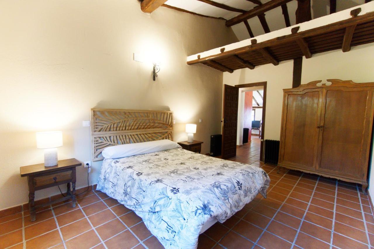 Casas Arbillas Arenas de San Pedro Luaran gambar