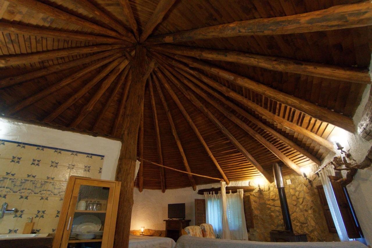 Casas Arbillas Arenas de San Pedro Luaran gambar
