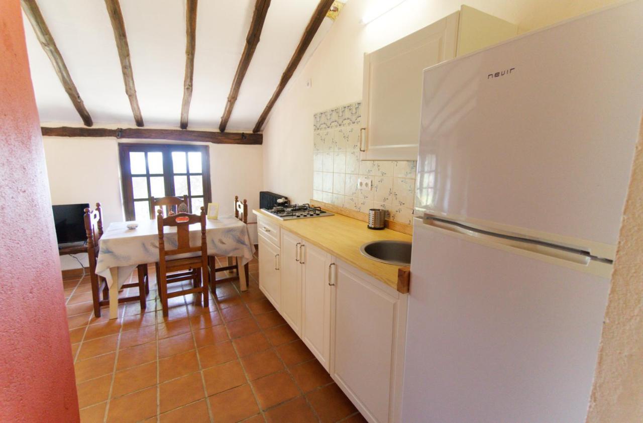 Casas Arbillas Arenas de San Pedro Luaran gambar