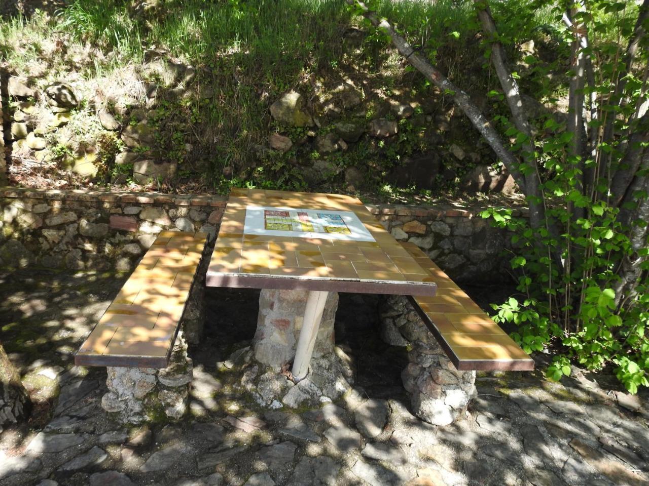 Casas Arbillas Arenas de San Pedro Luaran gambar