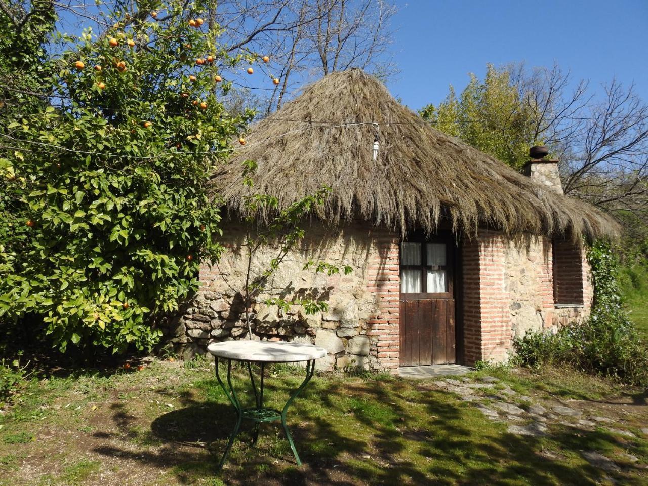 Casas Arbillas Arenas de San Pedro Luaran gambar